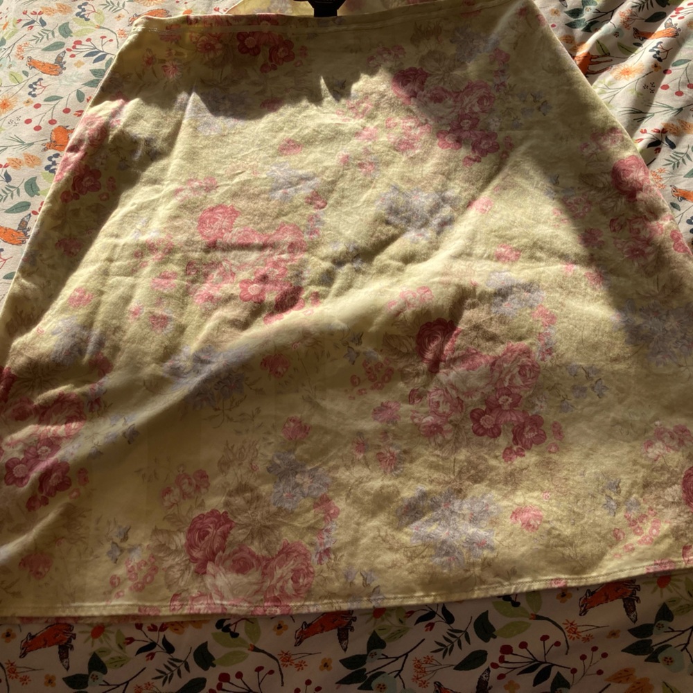 2 Light colors Woman’s Skirts by Van Heusen in Sage & Pink w/ Flowers & Stripes - Picture 8 of 10